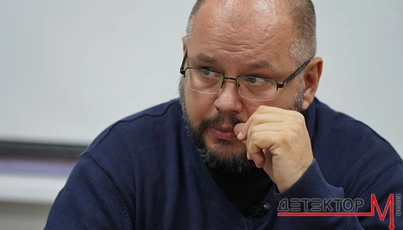 Після відмови від ліцензій на медіа Рінат Ахметов усе ще є олігархом &mdash; Валерій Калниш