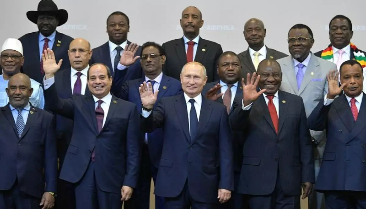 Путін, втративши Європу і Америку, відкриває Африку: дайджест пропаганди РФ за 25 липня