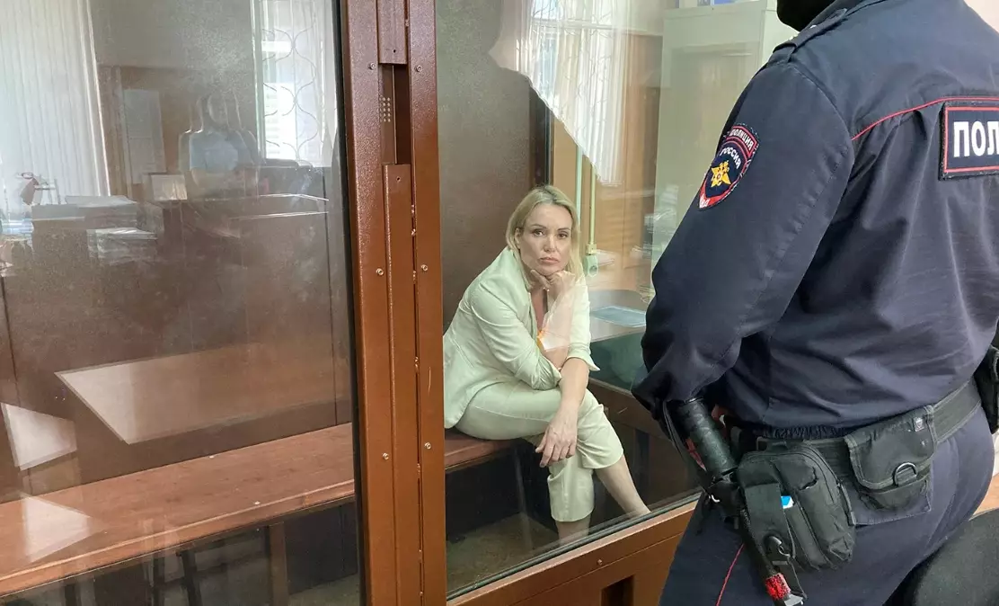 Російську медійницю Овсяннікову відправили під домашній арешт до 9 жовтня