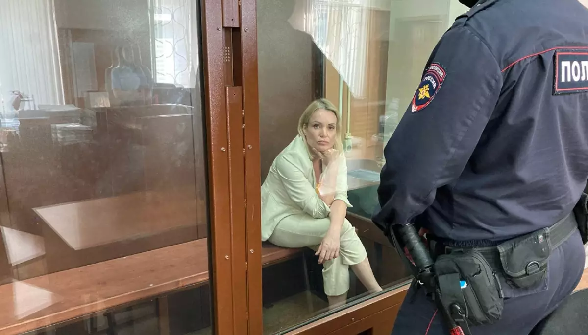 Російську медійницю Овсяннікову відправили під домашній арешт до 9 жовтня