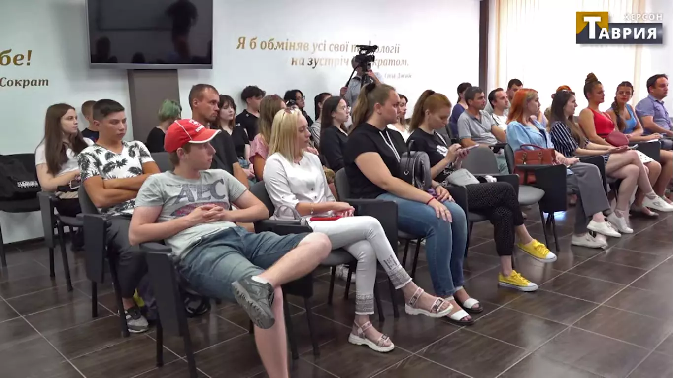 Росіяни запустили в окупованому Херсоні &laquo;медіашколу&raquo;, щоб готувати нових пропагандистів