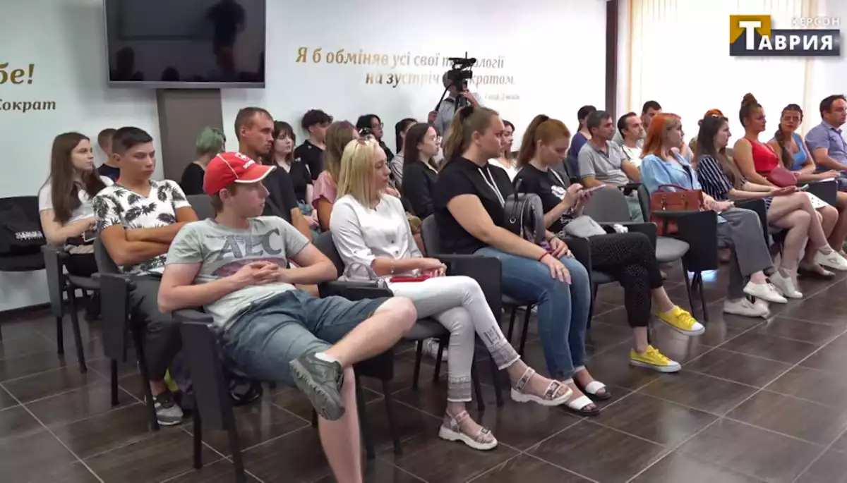 Росіяни запустили в окупованому Херсоні &laquo;медіашколу&raquo;, щоб готувати нових пропагандистів