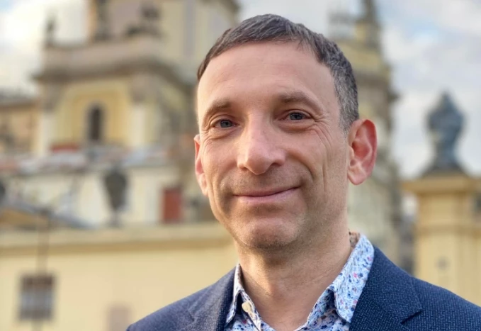 Віталій Портников не планує переїжджати через виявлене у квартирі прослуховування