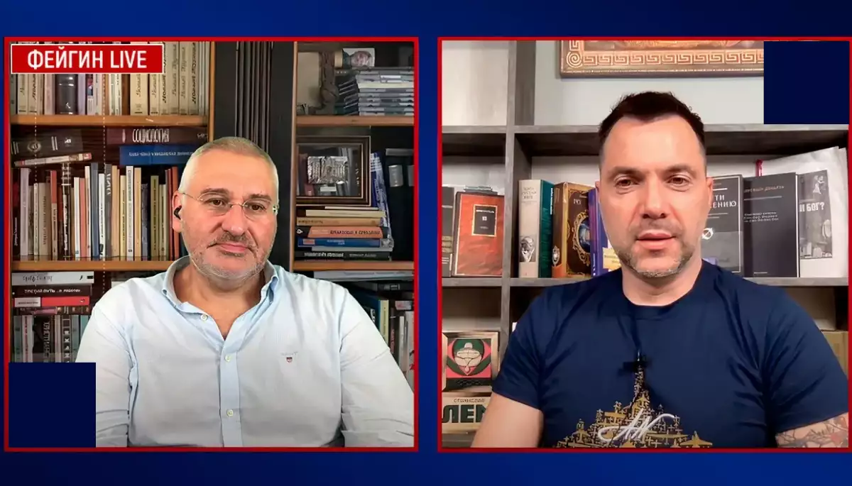На Sweet.tv з'явився архів онлайн-розмов Фейгіна та Арестовича