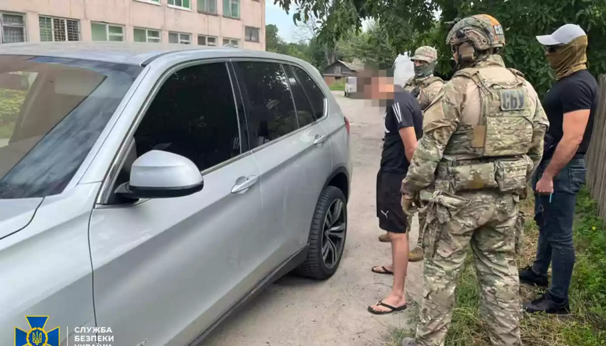 СБУ: Затриманий агент, який «провів» до околиць Києва понад 120 одиниць техніки окупантів
