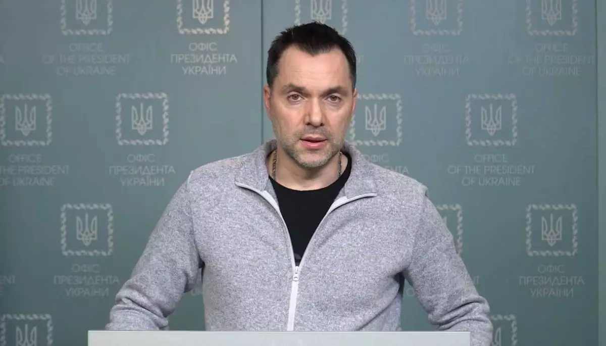 Журналісти не знайшли прізвища Арестовича у переліку радників Єрмака