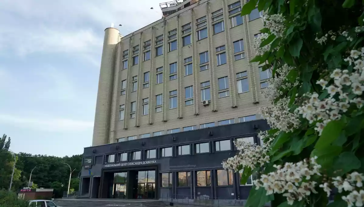У 2011-му вже була спроба «перекотити» «Довженко-Центр» до кіностудії імені Довженка – Сергій Тримбач