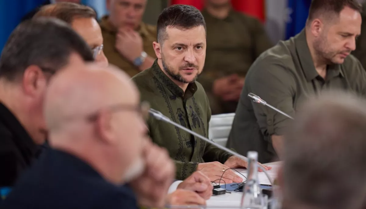 Зеленський про війну та необхідність звільнити Крим: Там, де почалося, там і завершиться