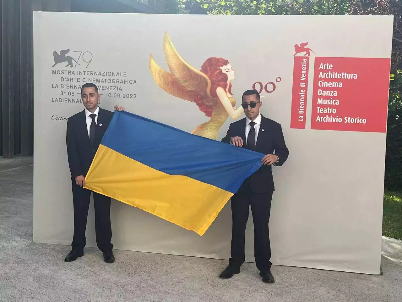 Команда фільму &laquo;Люксембург, Люксембург&raquo; на Венеційському фестивалі вийшла з плакатами про українських дітей