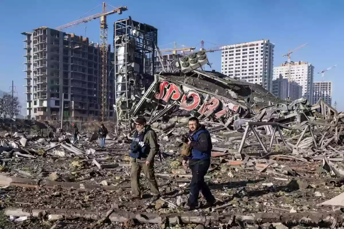 16 вересня у Вільнюсі відкриється фотовиставка українських воєнкорів #On the Frontlines of Truth
