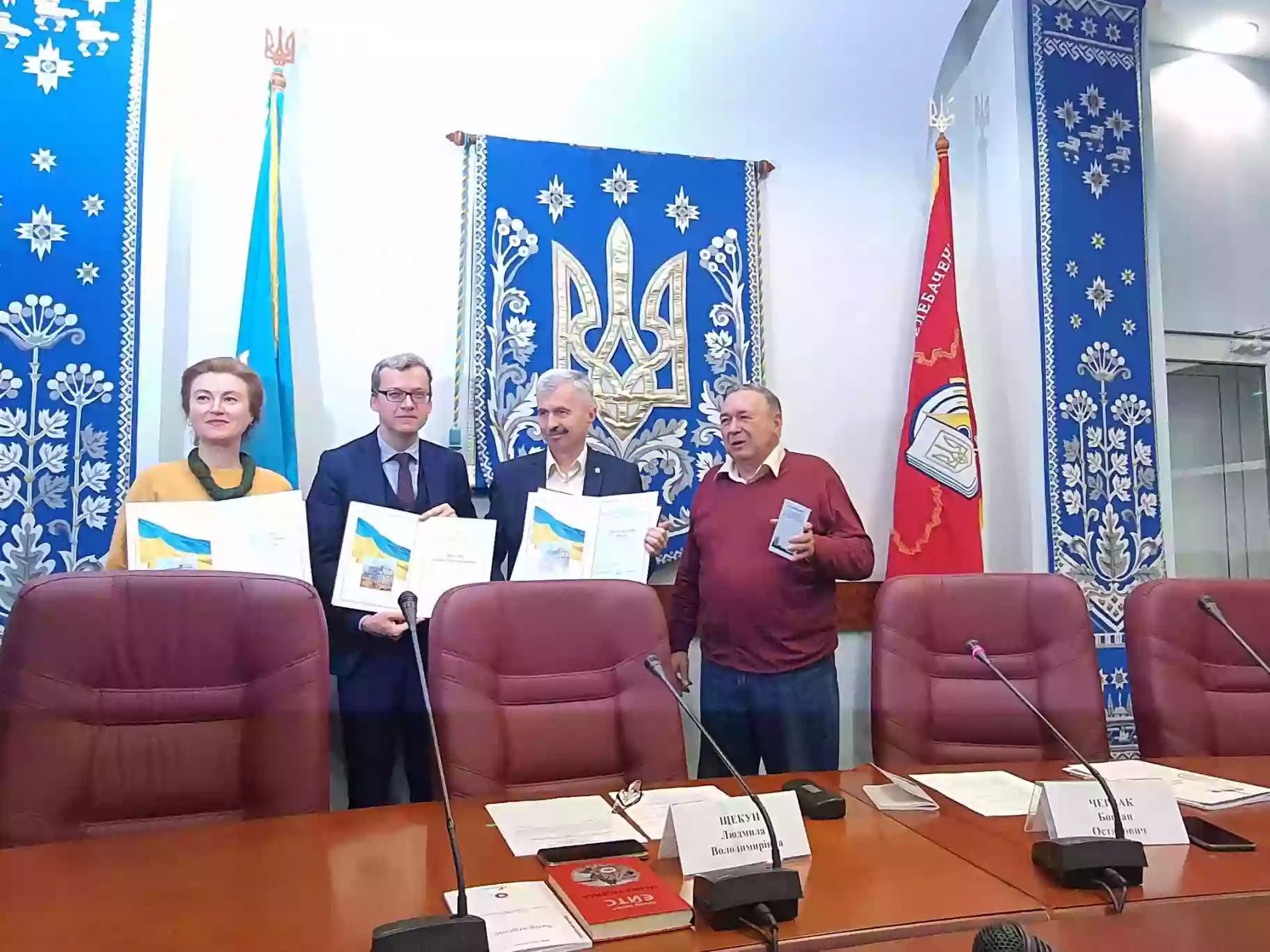 У Держкомтелерадіо вручили дипломи лауреатам премії імені Максима Рильського