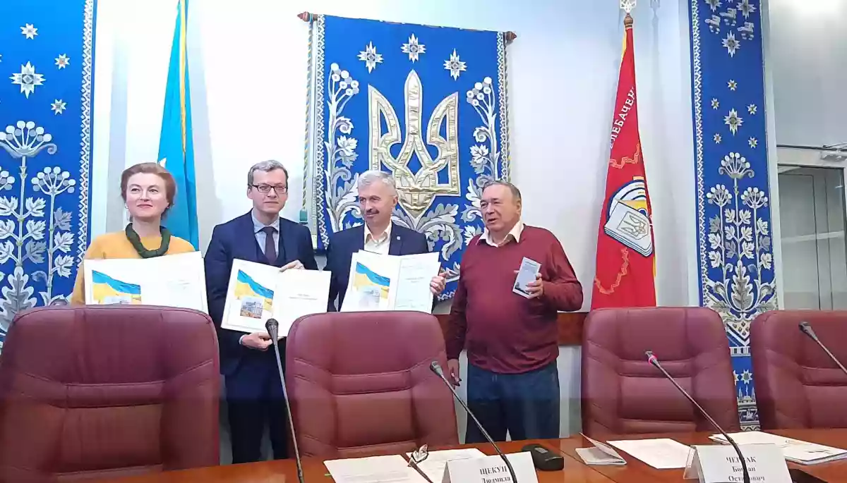 У Держкомтелерадіо вручили дипломи лауреатам премії імені Максима Рильського