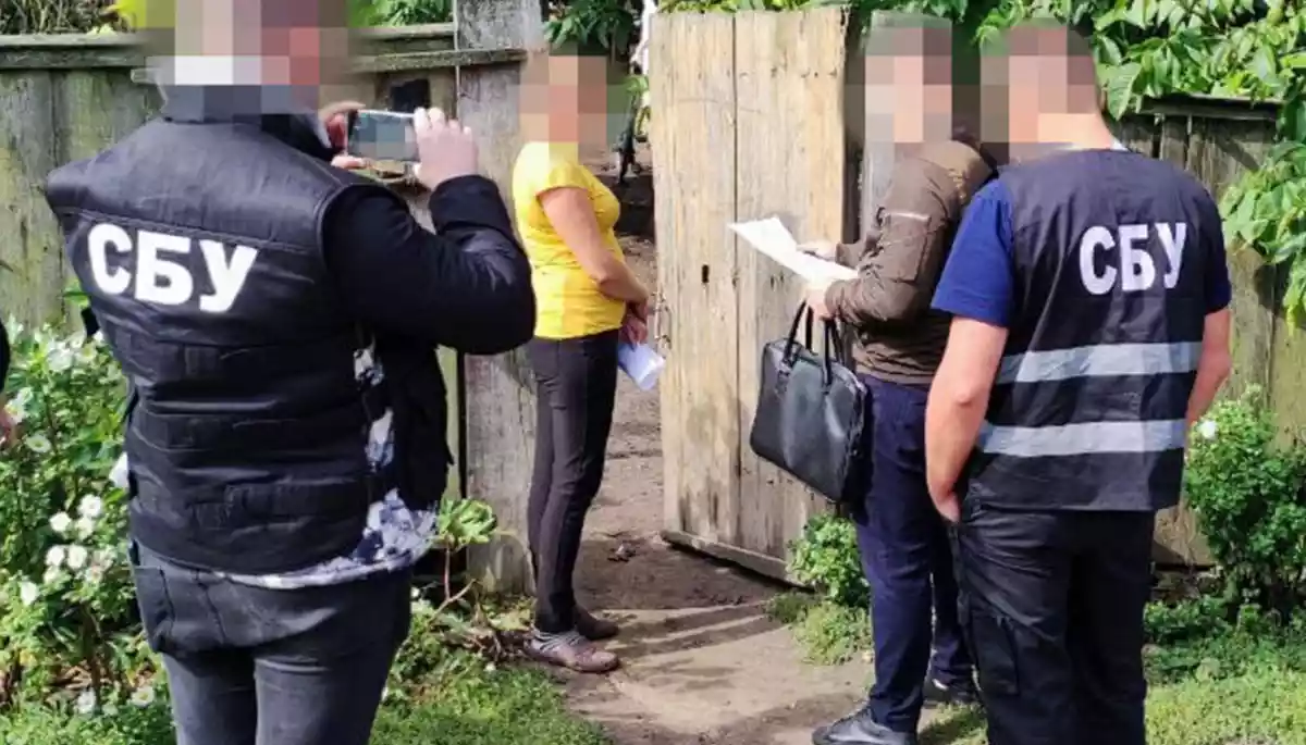 СБУ: На Чернігівщині затримано російську агентку, яка у месенджері передавала ворогу розвіддані