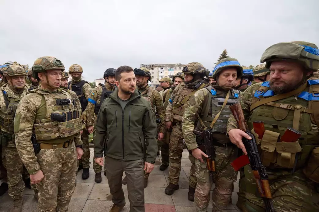Українці не вірять у фейк про &laquo;розкол&raquo; між політичним та військовим керівництвом України &ndash; опитування