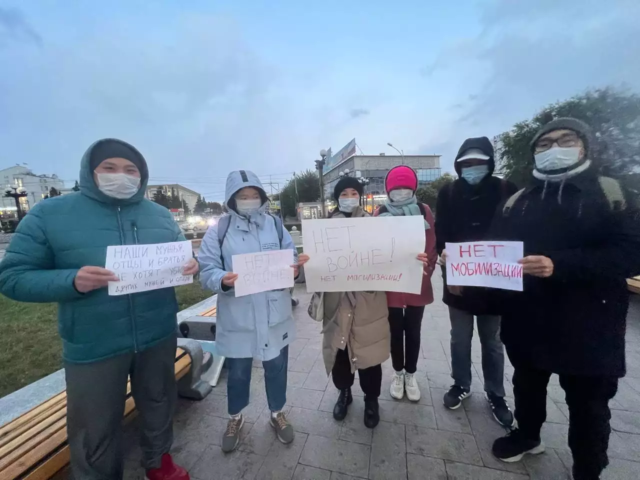 «Не збираюсь вмирати за Путіна!». В Росії протести через мобілізацію, понад 1300 затриманих