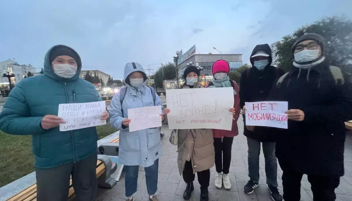 «Не збираюсь вмирати за Путіна!». В Росії протести через мобілізацію, понад 1300 затриманих