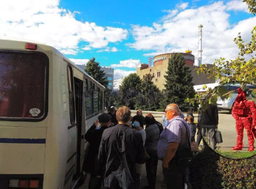 Росіяни влаштували біля ЗАЕС виставу для пропагандистів з голосуванням на &laquo;референдумі&raquo; &ndash; &laquo;Енергоатом&raquo;