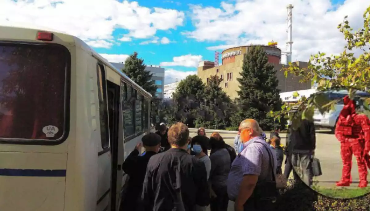 Росіяни влаштували біля ЗАЕС виставу для пропагандистів з голосуванням на &laquo;референдумі&raquo; &ndash; &laquo;Енергоатом&raquo;