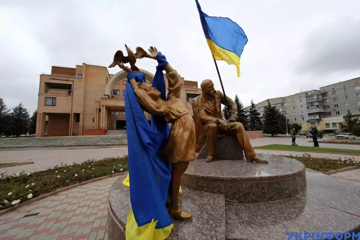 Коли і як на звільнену Харківщину повернуться медіа