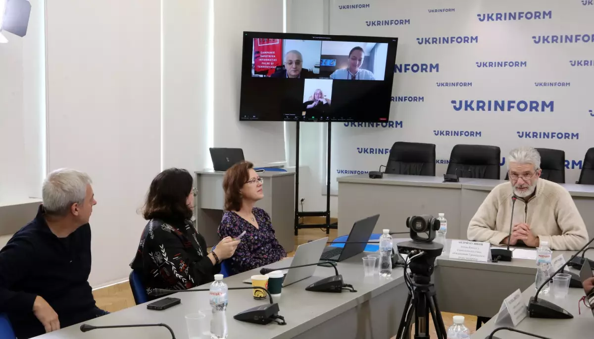Єдина прескарта в Україні: потрібно обрати систему й чекати слушного моменту