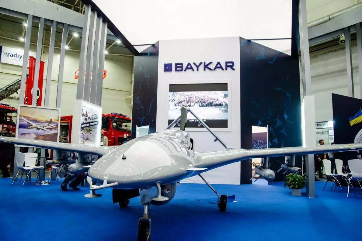 Російські пранкери телефонували Халюку Байрактару. Їм довелося відповісти на питання про Кримський міст (ВІДЕО)