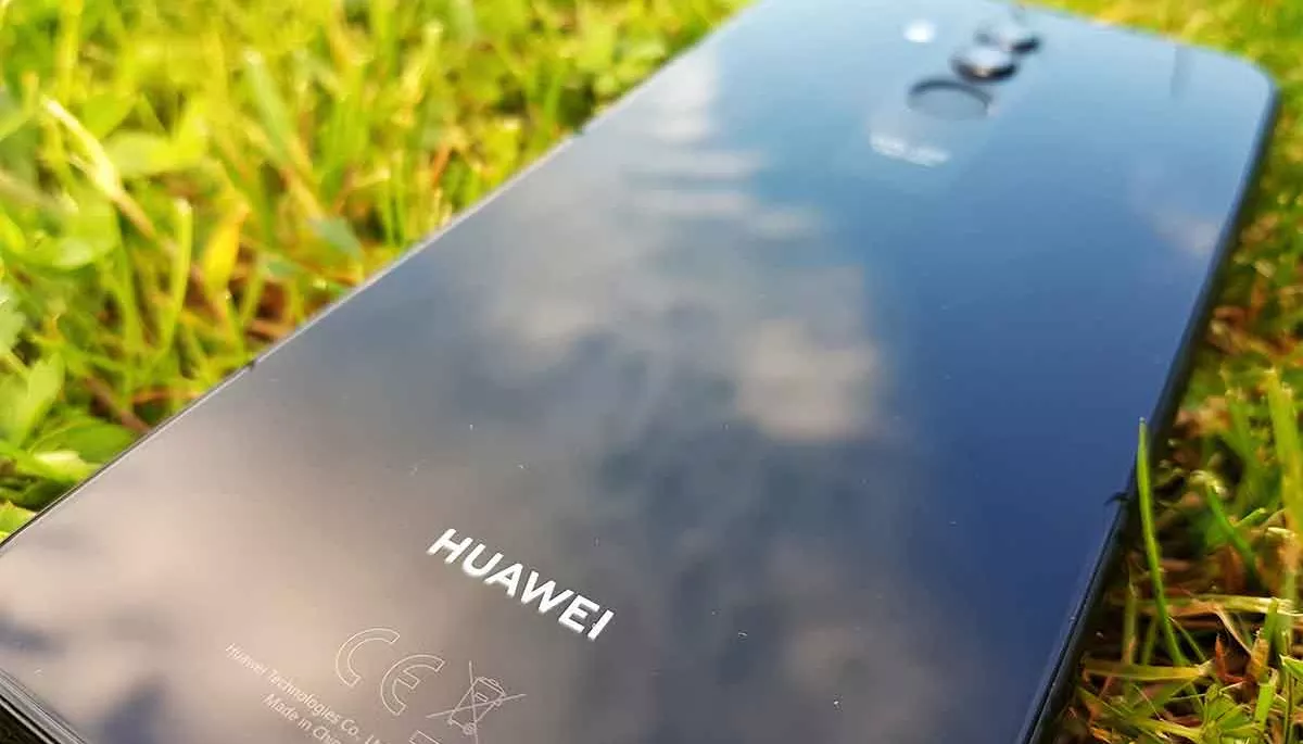 Компанія Huawei повністю припинила прямі постачання смартфонів до Росії &ndash; ЗМІ