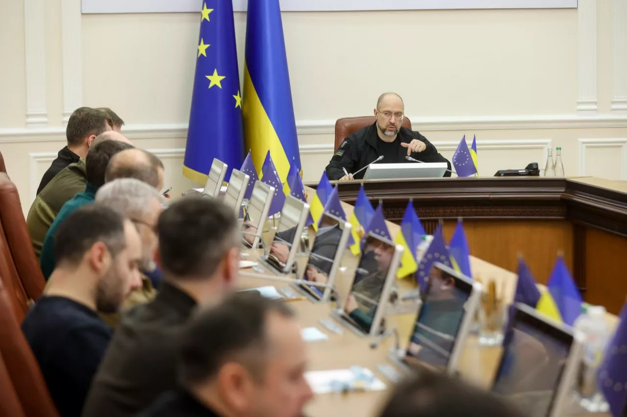 &laquo;Дзеркало тижня&raquo;: Кількість міністерств планують зменшити з 20 до 14