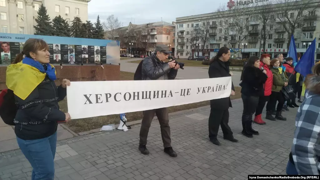 Росія каже, що виводить війська з Херсона