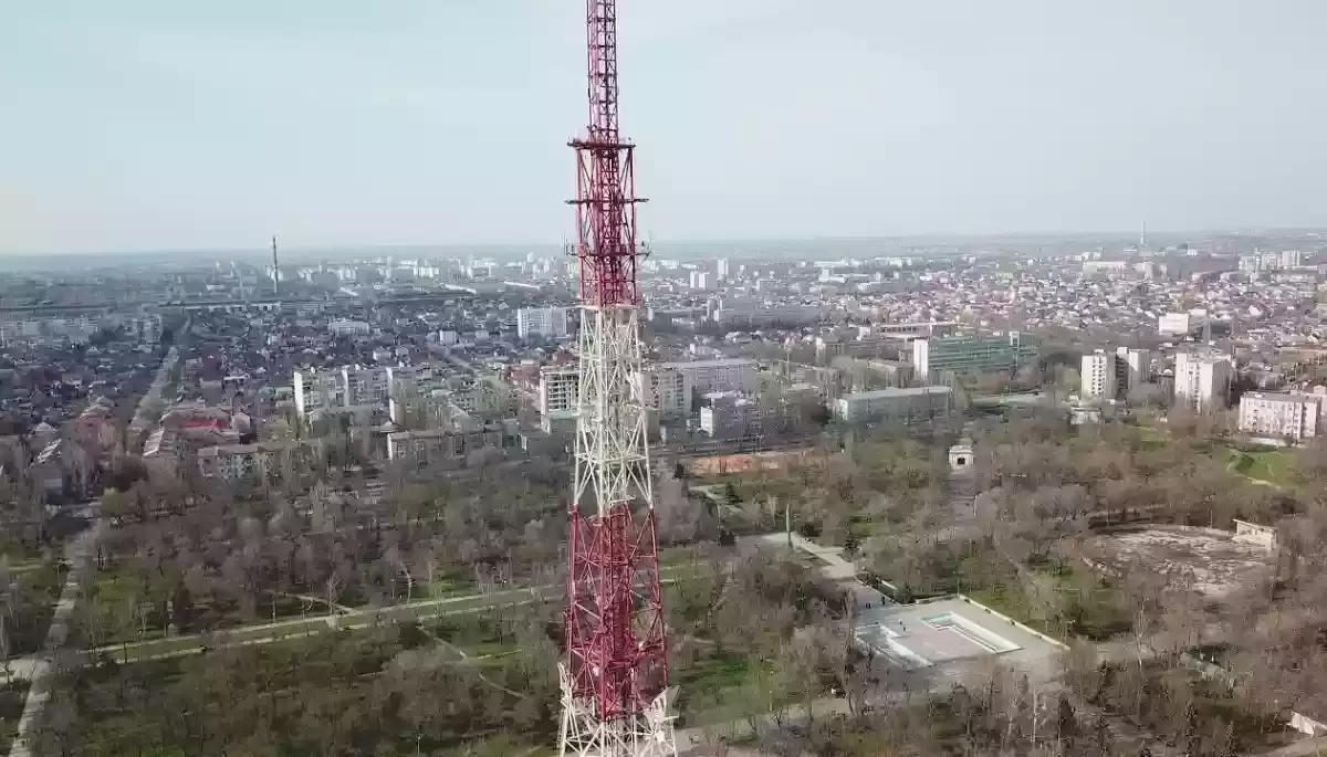 У Держспецзв’язку підтвердили, що російські окупанти пошкодили телецентр у Херсоні