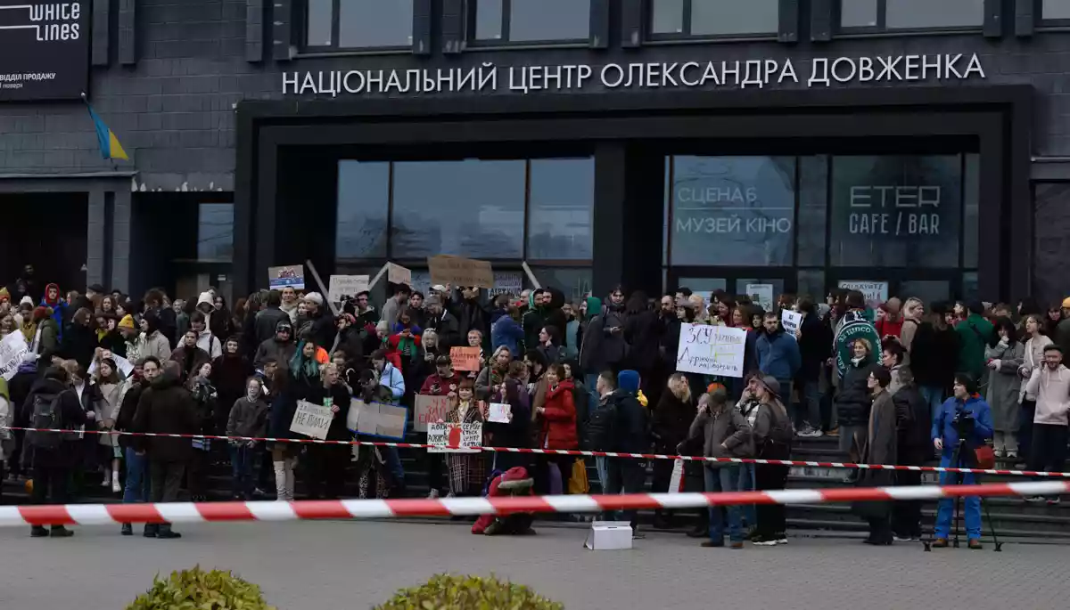 У «Довженко-Центрі» пройшла акція протесту проти реорганізації установи (ФОТО, ВІДЕО)