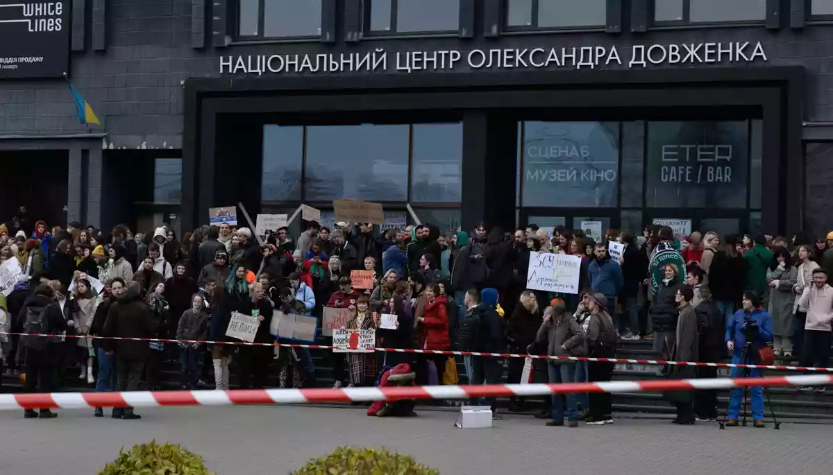 У &laquo;Довженко-Центрі&raquo; пройшла акція протесту проти реорганізації установи (ФОТО, ВІДЕО)