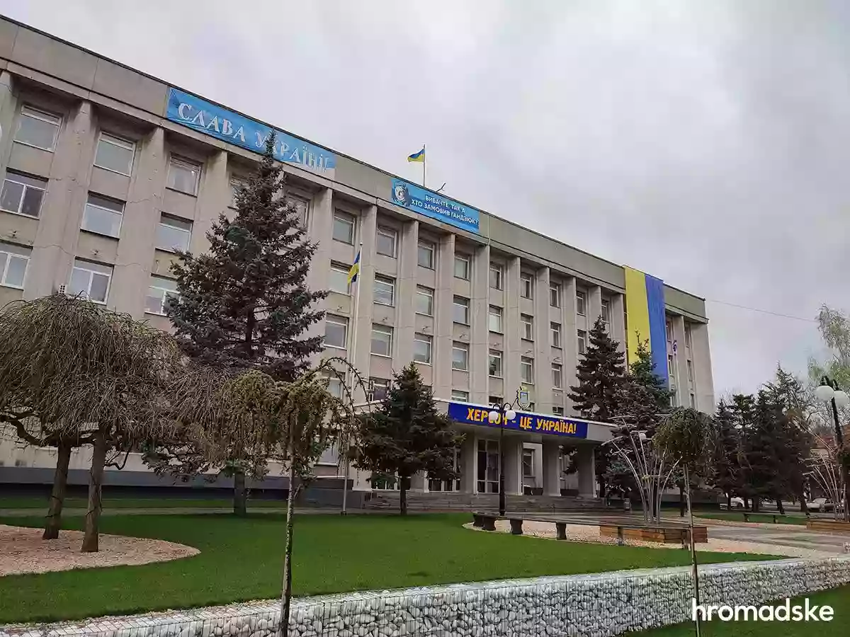 &laquo;Приберіть недієву бюрократію&raquo;. Журналісти вимагають повернути акредитацію, відібрану через репортажі у Херсоні