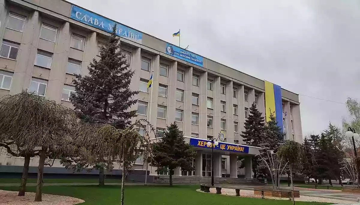 &laquo;Приберіть недієву бюрократію&raquo;. Журналісти вимагають повернути акредитацію, відібрану через репортажі у Херсоні