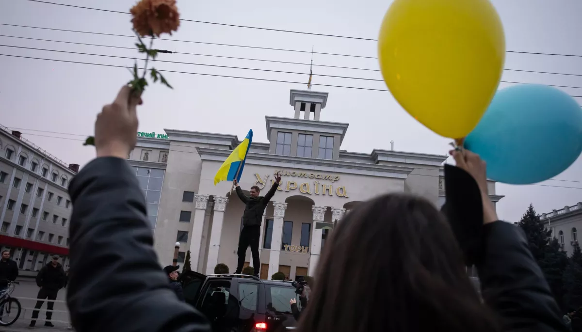 Фотографів Telegraf UA та &laquo;УП&raquo; позбавили акредитації через фото з Херсона