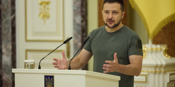 Зеленський нагородив державними нагородами низку закордонних журналістів