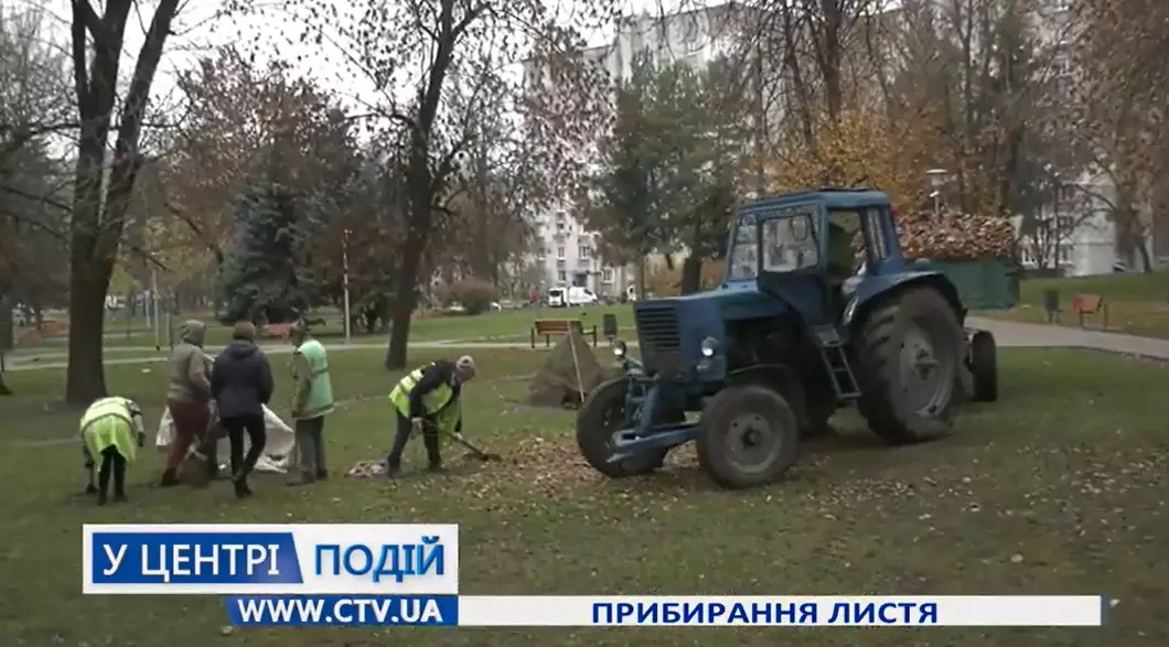 Житомирський телеканал СTV під час війни: загрібання листя і загравання з владою