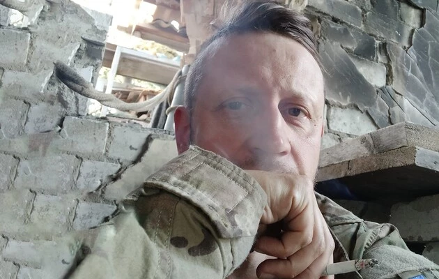 Журналіст/боєць ЗСУ Мирослав Откович: «Ракетні, бомбові удари Росії стерли фронт. Вагітні жінки, які гинуть у центрі Києва, так само — на фронті»