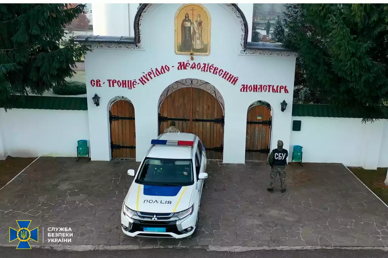 СБУ обшукала монастир УПЦ МП на Закарпатті, де закликали до «пробуждения матушки-Руси» (ФОТО)