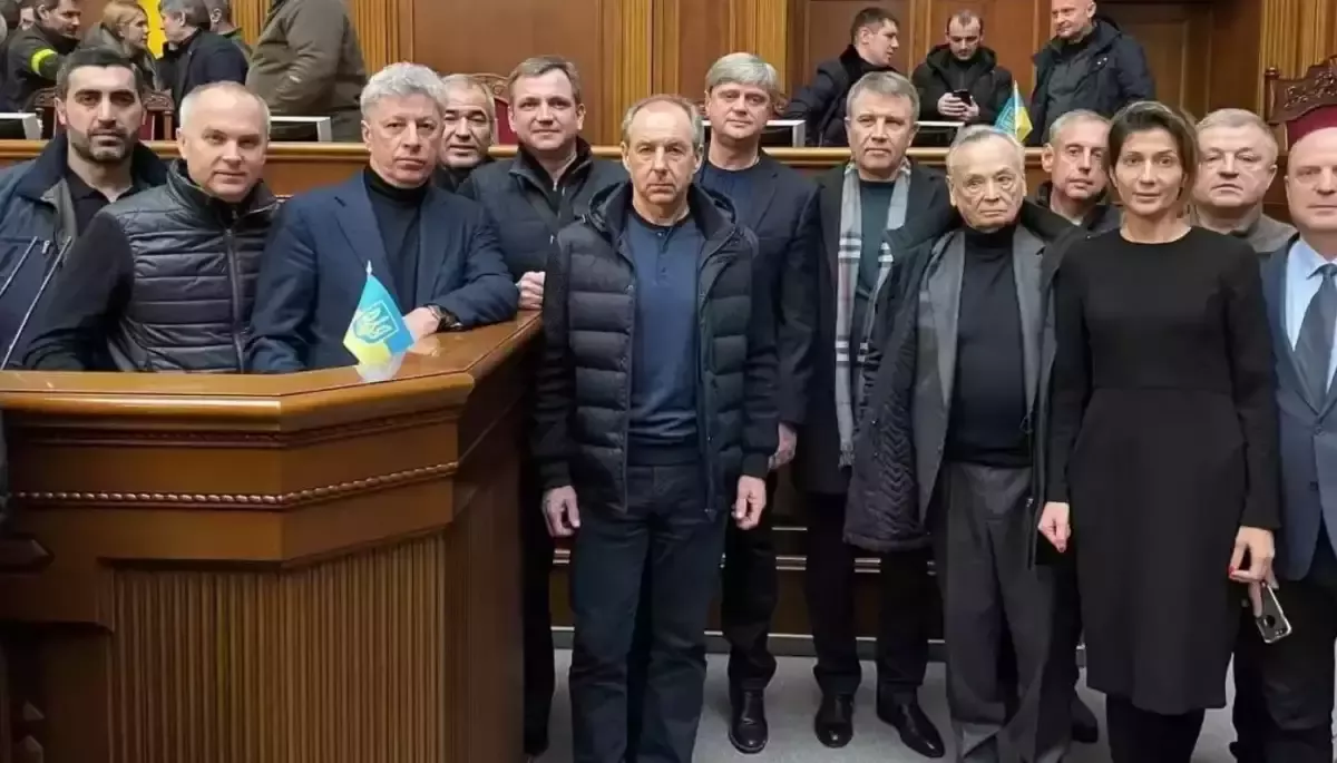 Зеленський передав петицію про позбавлення мандата всіх депутатів &laquo;ОПЗЖ&raquo; на розгляд Стефанчуку