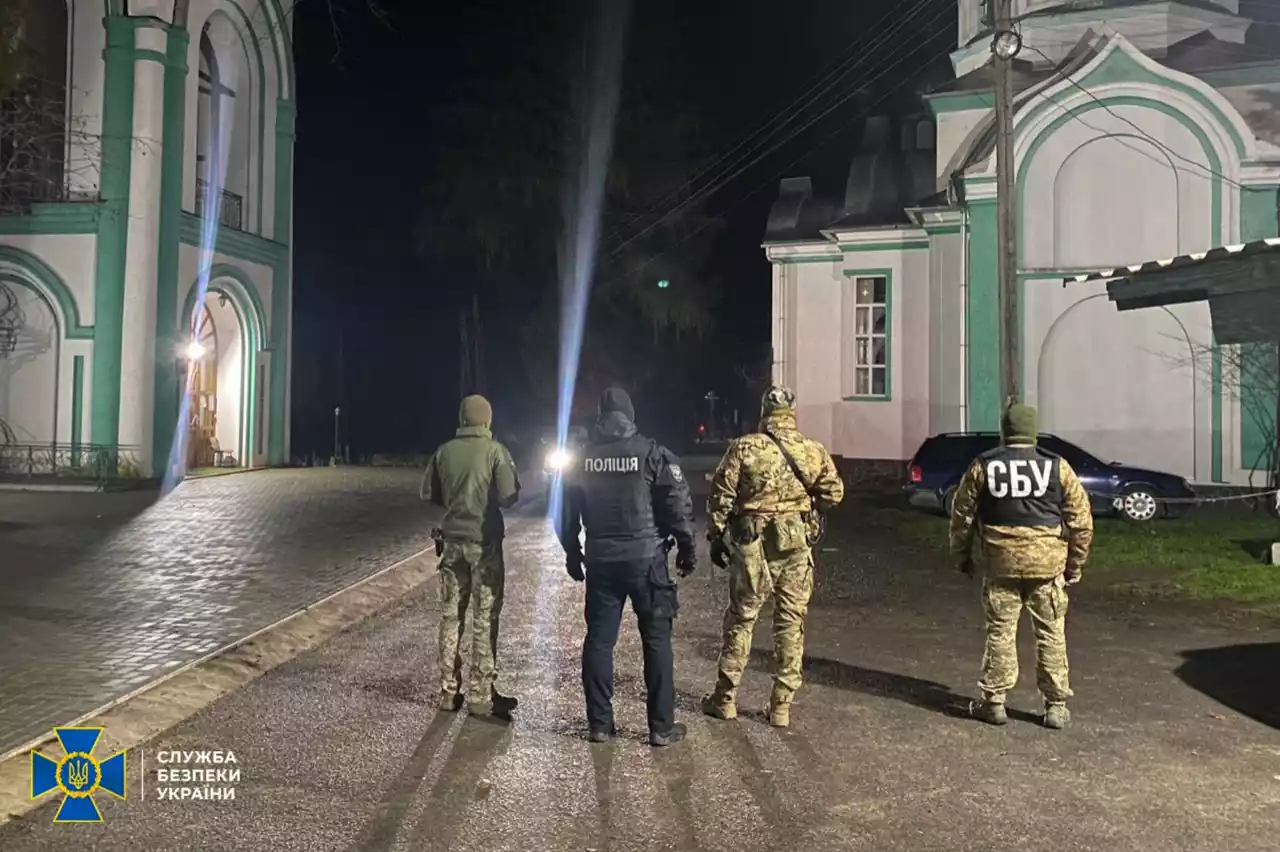 СБУ проводить обшуки в 10 храмах і монастирях УПЦ МП (ФОТО)