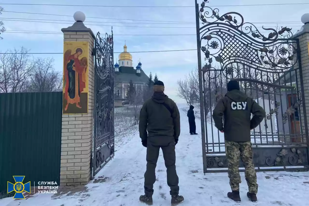 СБУ проводить обшуки в монастирях і храмах УПЦ МП у девʼяти областях (ФОТО)