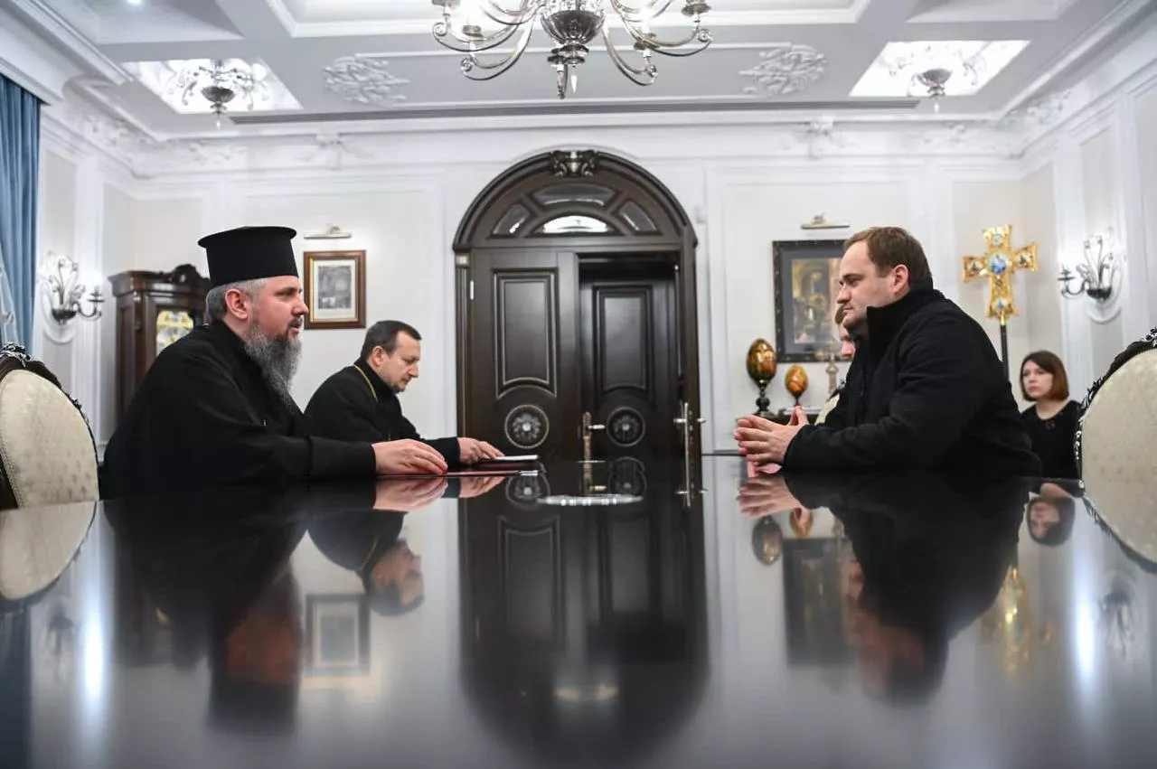Митрополит Епіфаній запропонував відкрити пункти незламності у церквах