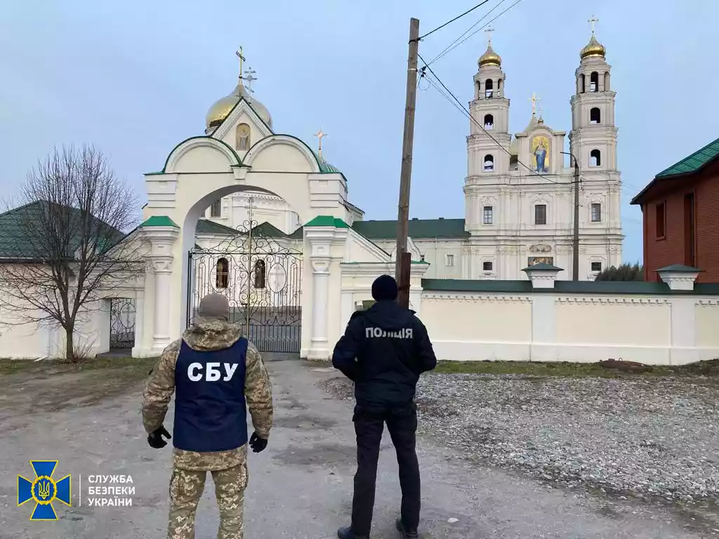 СБУ проводить обшуки в монастирях і храмах УПЦ МП на Хмельниччині