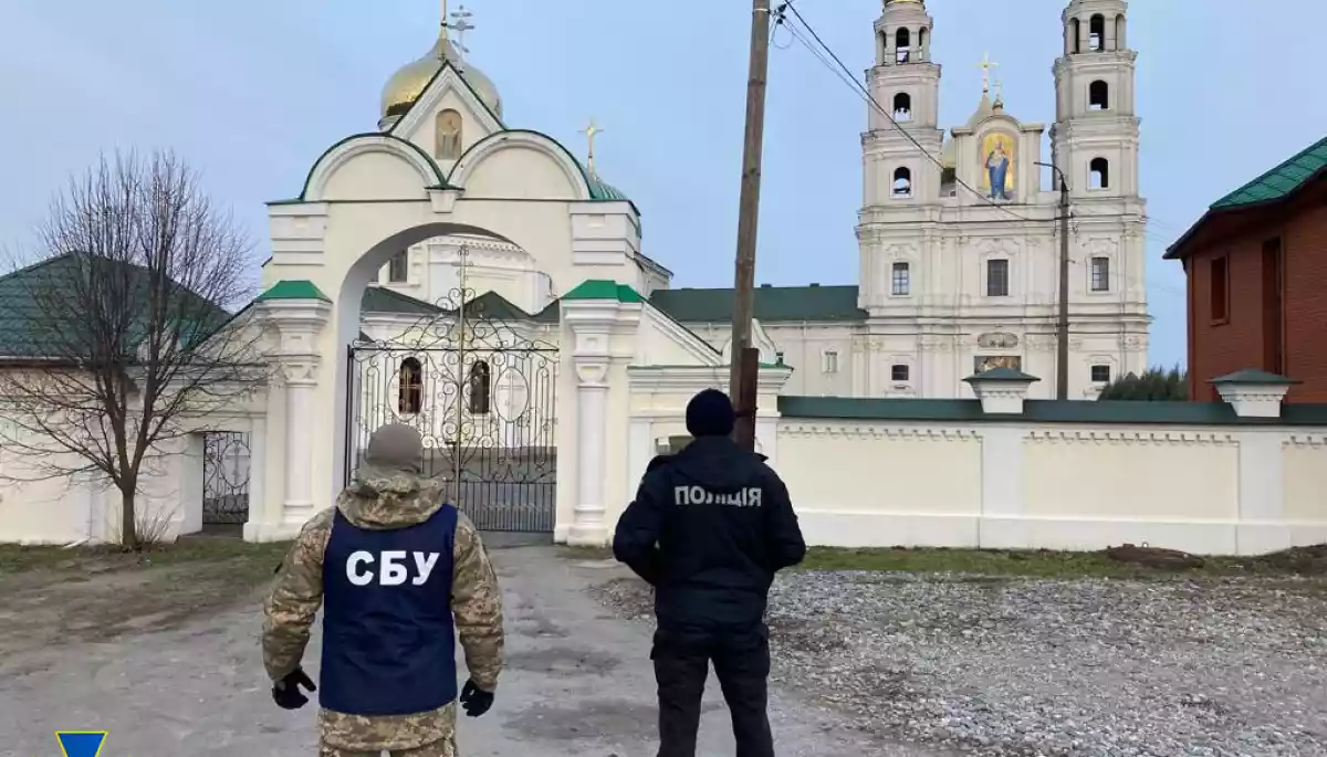 СБУ проводить обшуки в монастирях і храмах УПЦ МП на Хмельниччині