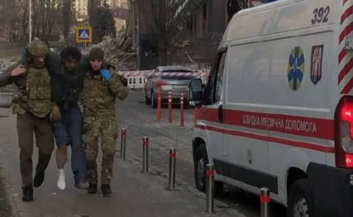 Кличко: У Києві внаслідок ракетного удару постраждав японський журналіст