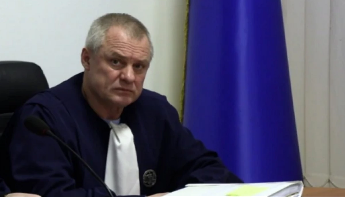 «Схеми» знайшли в українського судді нерухомість в Москві та Севастополі і російський паспорт у його дружини