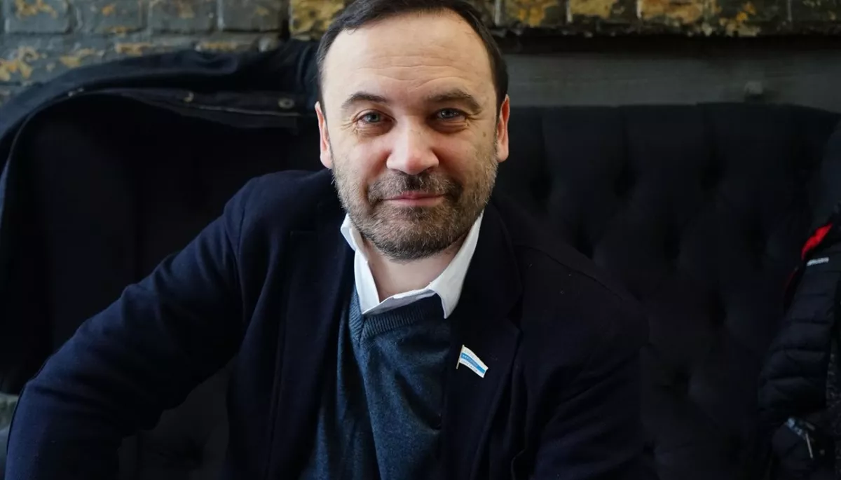 Ілля Пономарьов після публічного розголосу виплатив заборгованість експрацівникам проєкту &laquo;Утро февраля&raquo;