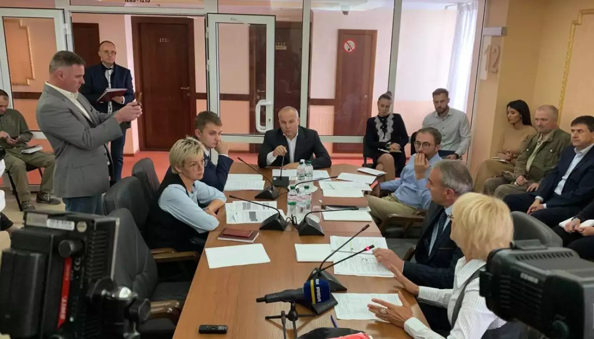 Комітет свободи слова знову запланував слухання «Українські медіа в умовах широкомасштабної війни та економічної кризи»