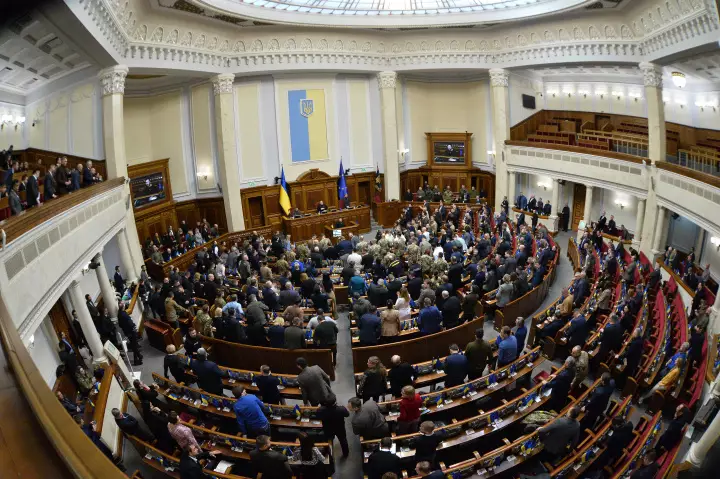 Опитування: Парламенту під час війни довіряє більшість українців, а найбільше &mdash; молодь
