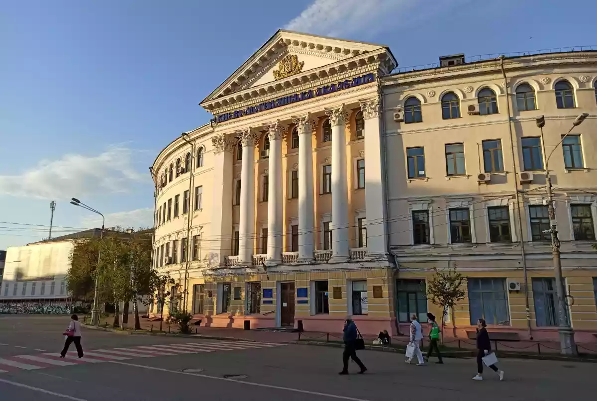 У Києво-Могилянській академії заборонили вживати російську мову